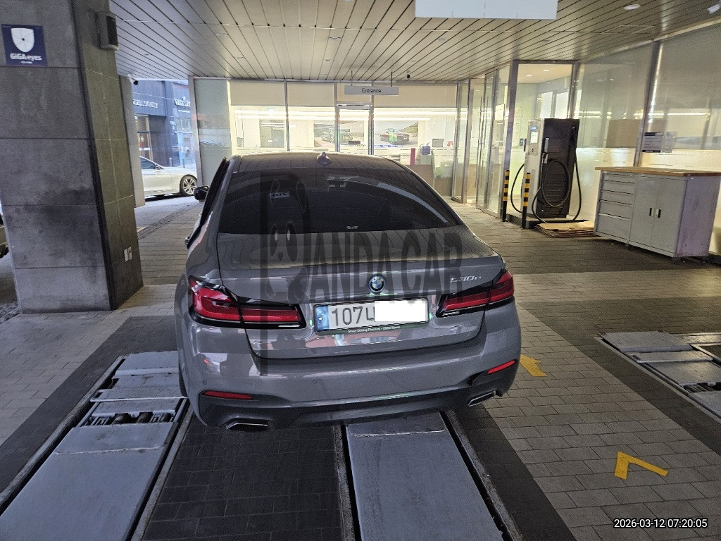 2022 BMW 530e, photograph 5