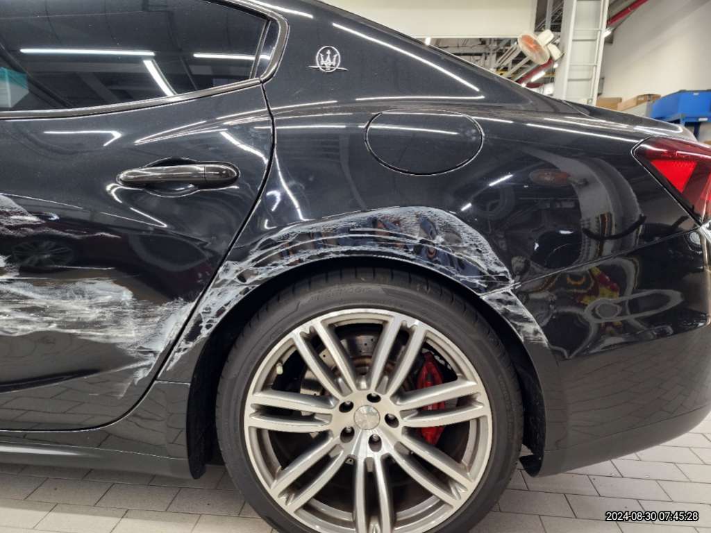 2016 Maserati Ghibli S Q4, photograph 1