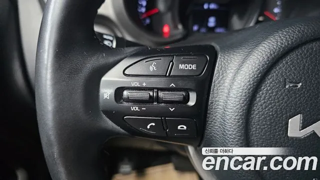 Kia RAY Prestige — photo 1 of 30