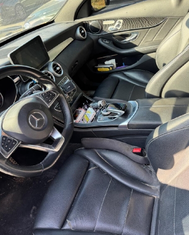 2017 Mercedes-Benz C200, photograph 4