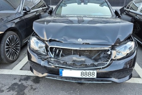 2018 Mercedes-Benz E300 4Matic, photograph 1