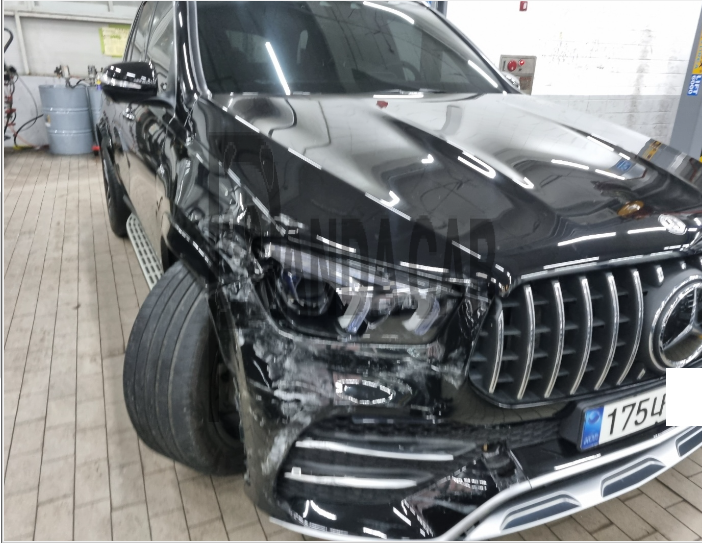 2021 Mercedes-AMG GLE53 4MATIC +, photograph 1