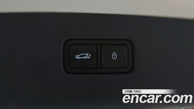 Genesis GV80 2.5T Gasoline AWD — photo 1 of 35