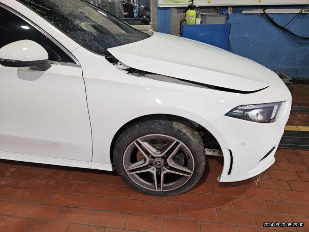 2023 Mercedes-Benz A250 4MATIC, photograph 4