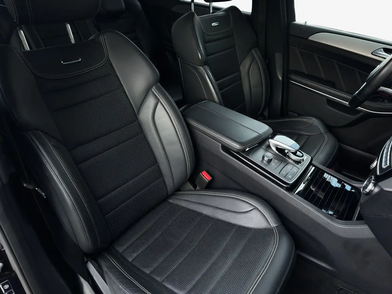2019 Mercedes-Benz GLS 63 AMG GLS63 AMG 4MATIC°AIR°DIST°MASS°AHK°7SITZ°, photograph 6
