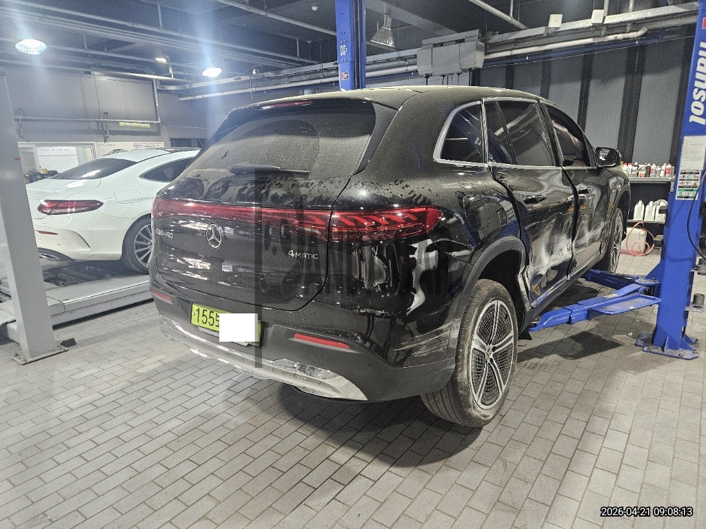 2023 Mercedes-Benz EQS450 4MATIC SUV, photograph 2