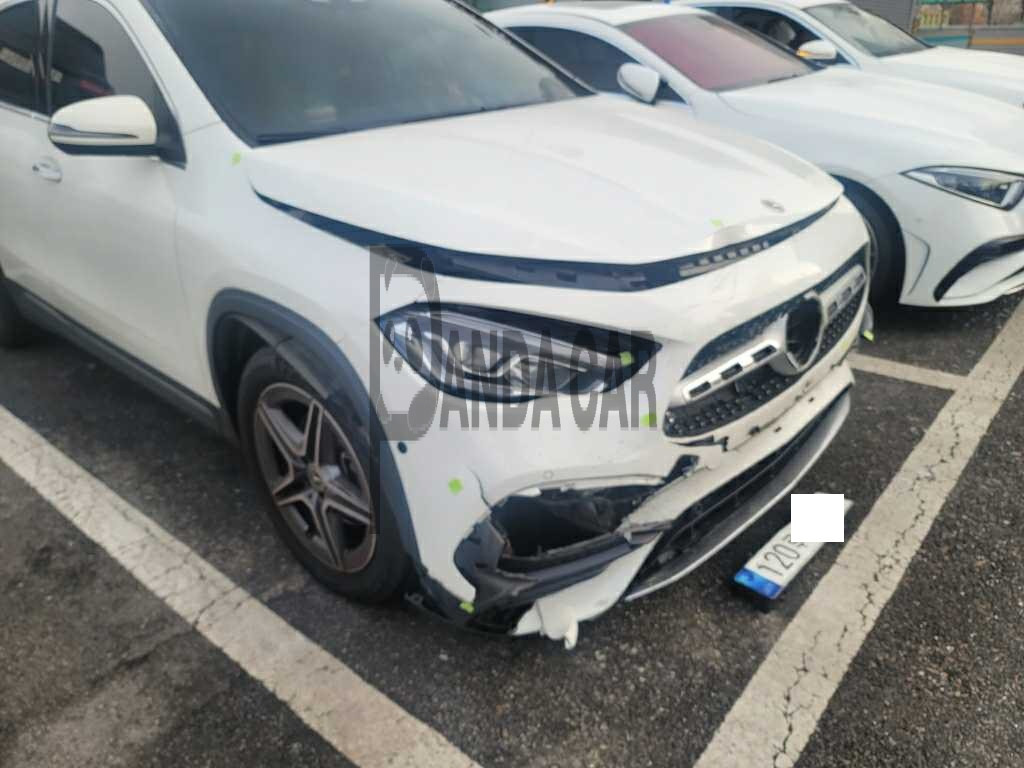 2022 Mercedes-Benz GLA250 4MATIC, photograph 3