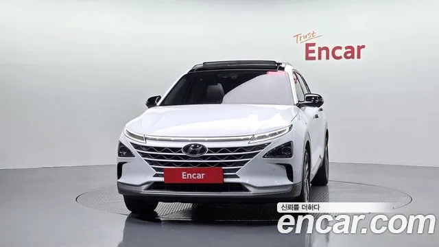 2022 Hyundai Nexo Premium, photograph 3