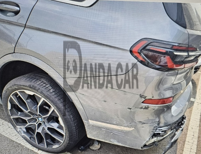 2023 BMW X7 xDrive40d, photograph 2