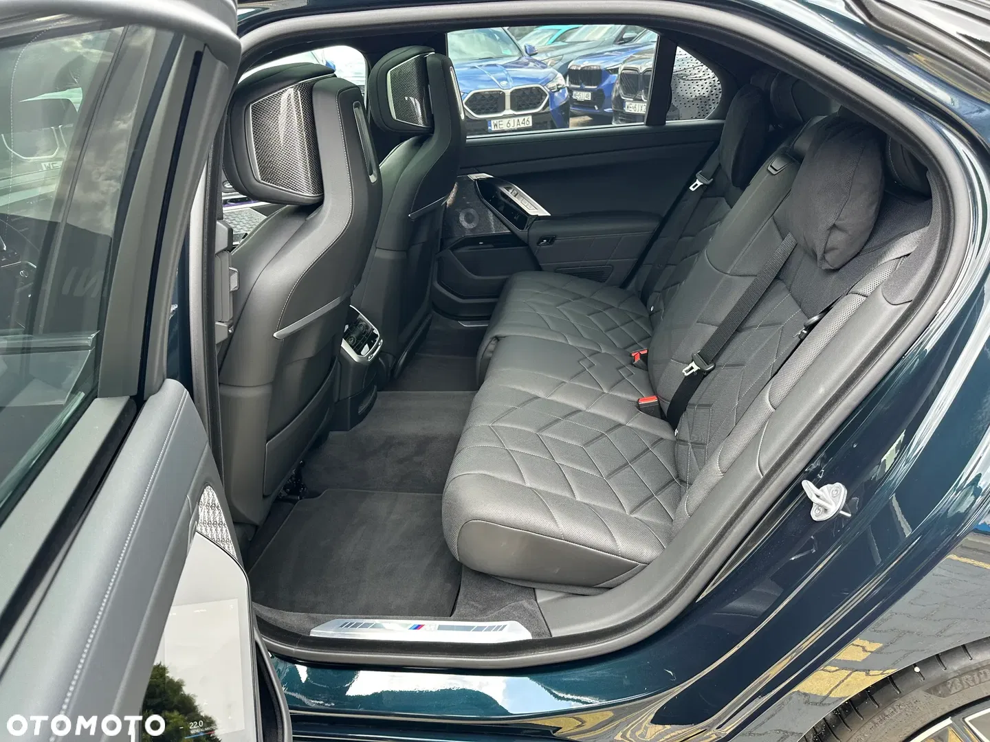 2026 BMW Seria 7 M760e PHEV xDrive Individual Edition sport, photograph 7