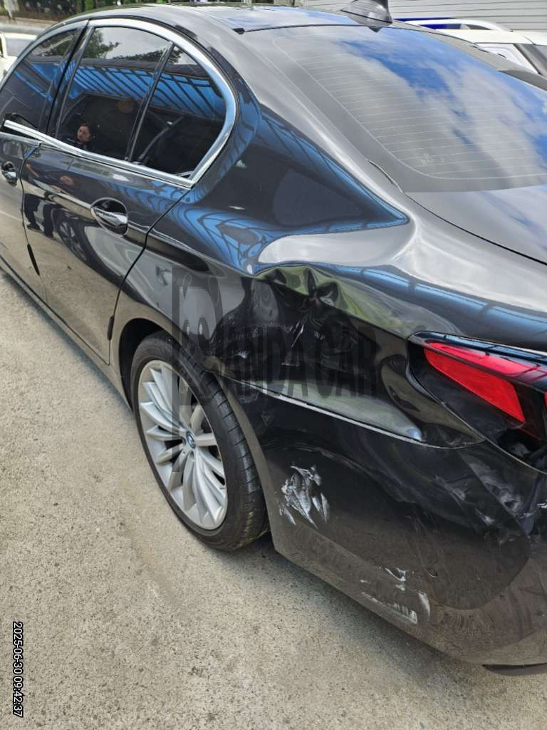 2023 BMW 530e, photograph 3