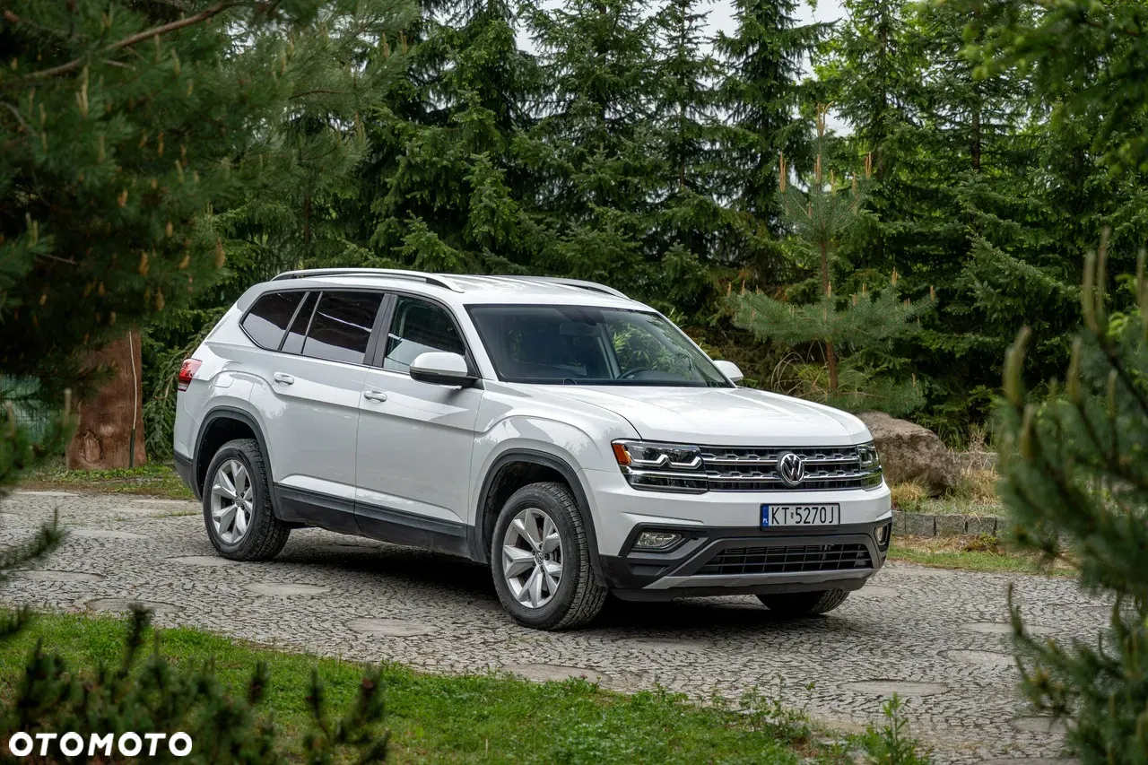 2018 Volkswagen Atlas, photograph 1