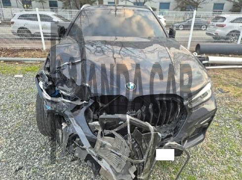 2021 BMW X6 xDrive40i, photograph 1