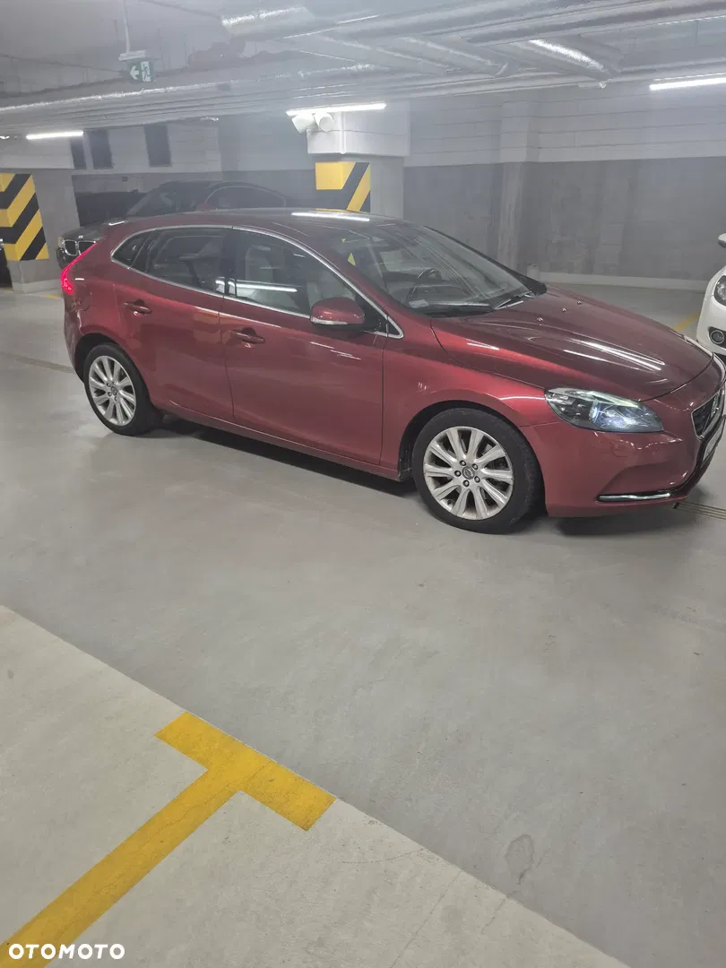 2014 Volvo V40 D3 Summum, photograph 3