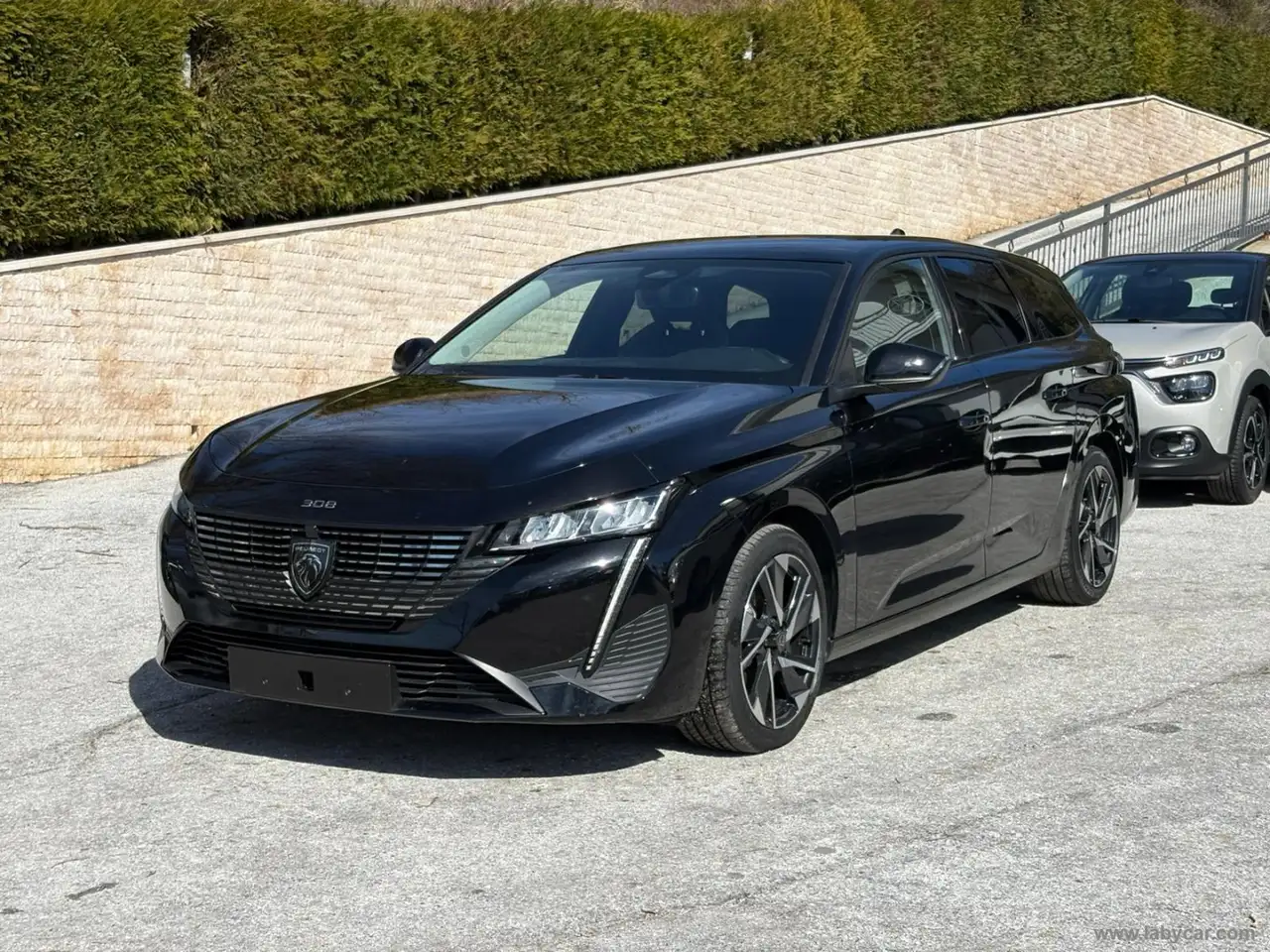 Peugeot 308 BlueHDi 130 S&S EAT8 SW Allure — photo 1 of 15
