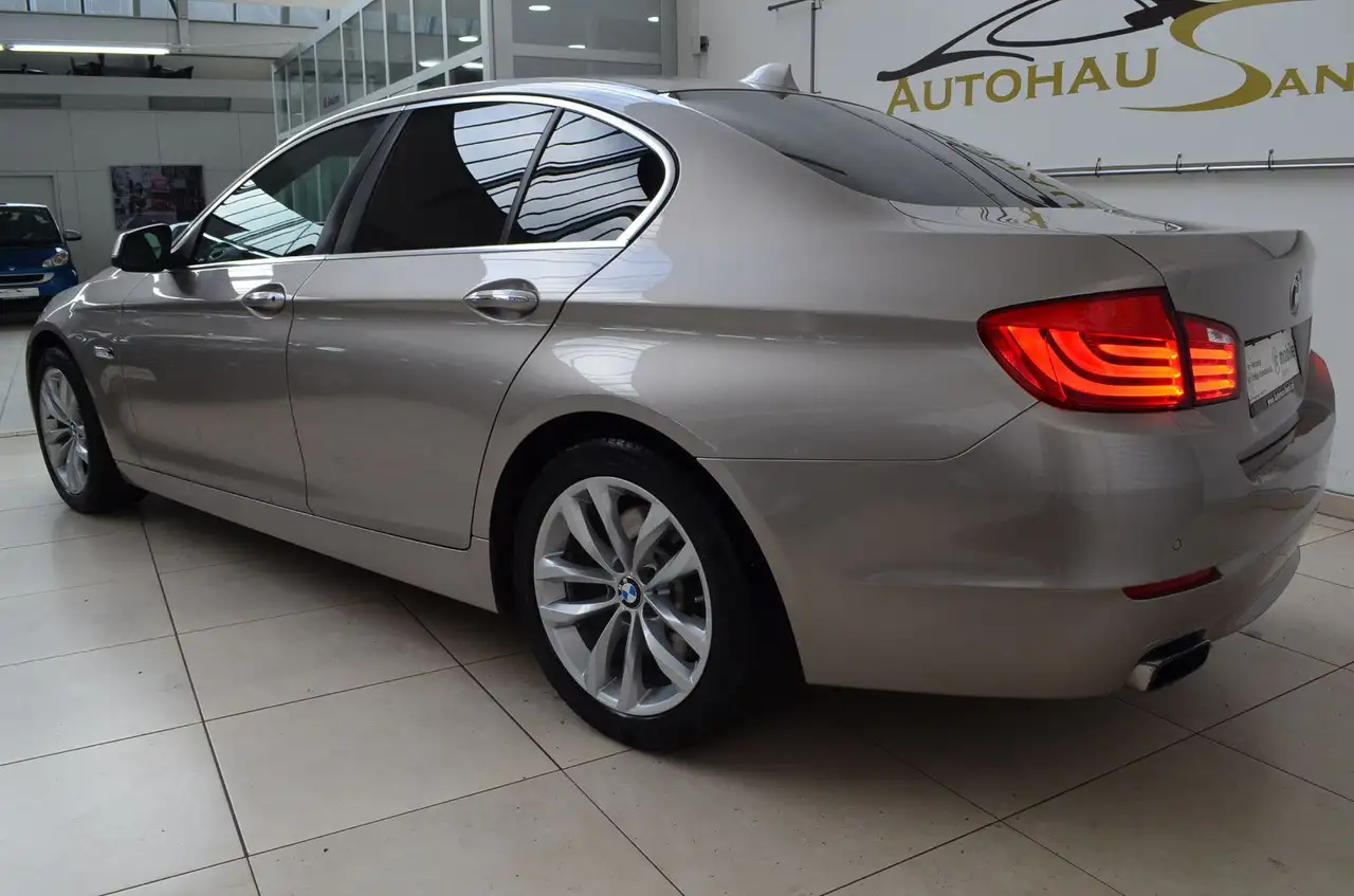 2011 BMW 550 i xDrive ~Navi~Leder~GSD~Keyles~HuD~Soft~Nigh, photograph 5