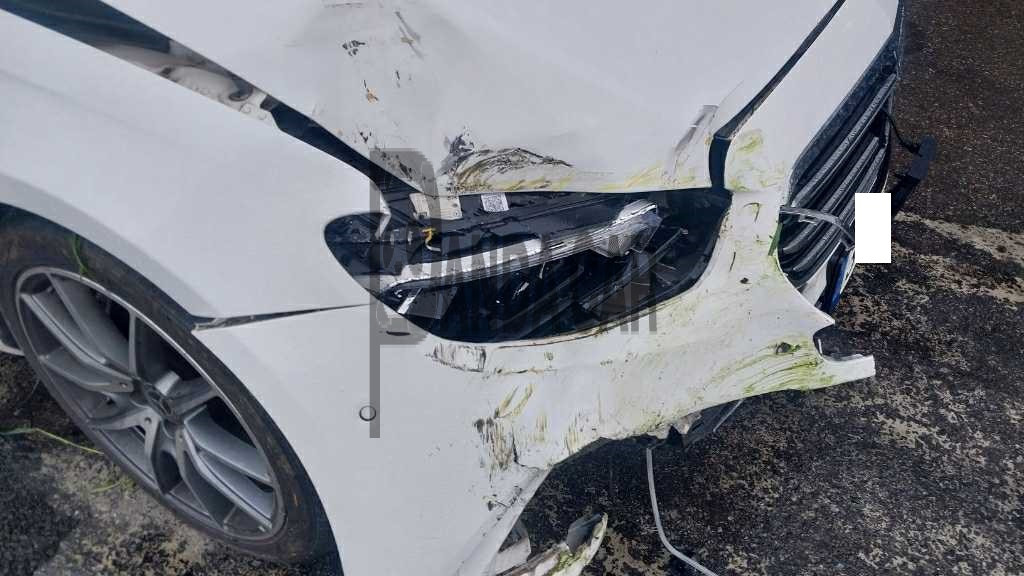 2022 Mercedes-Benz E300 e 4MATIC, photograph 5