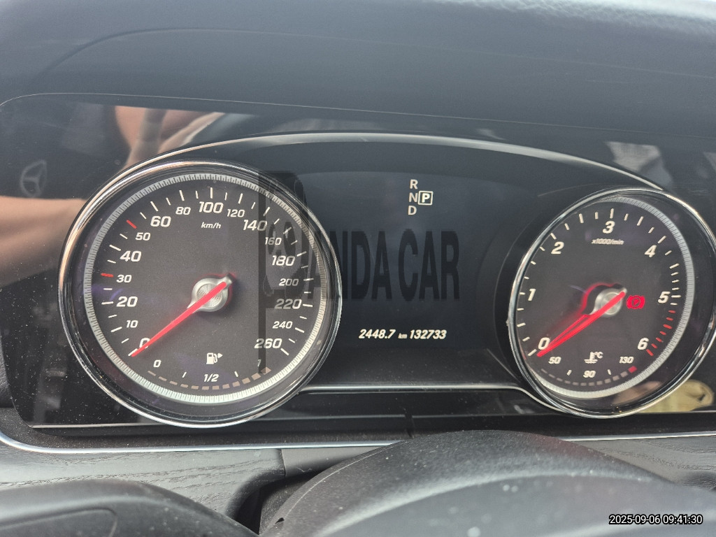 2017 Mercedes-Benz E220 d, photograph 1