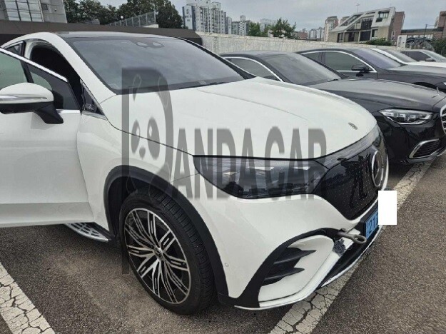 2023 Mercedes-Benz EQE500 4MATIC SUV, photograph 1