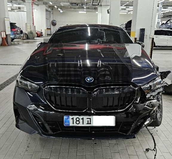 2026 BMW 530e xDrive, photograph 1