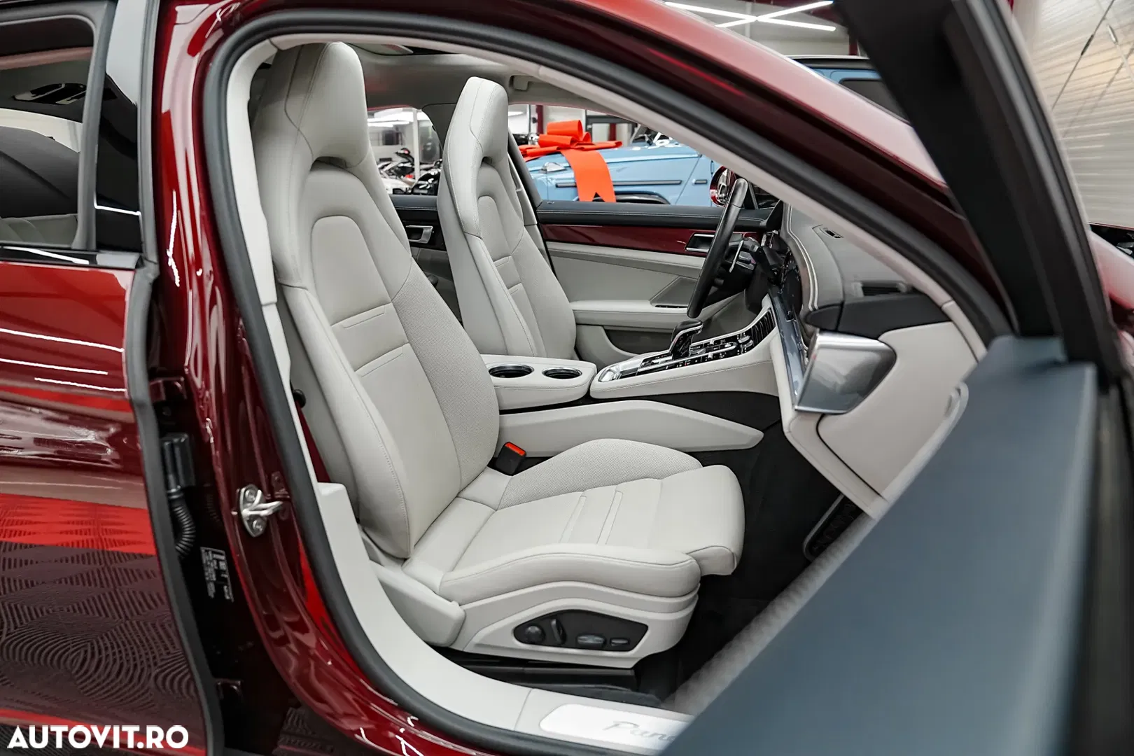 2022 Porsche Panamera 4S E-Hybrid, photograph 11