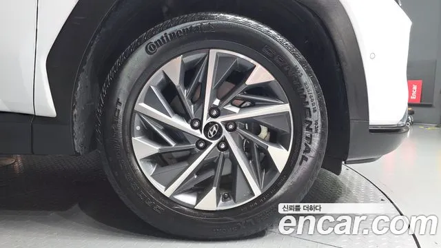 Hyundai Tucson Inspiration 2WD — photo 1 of 31