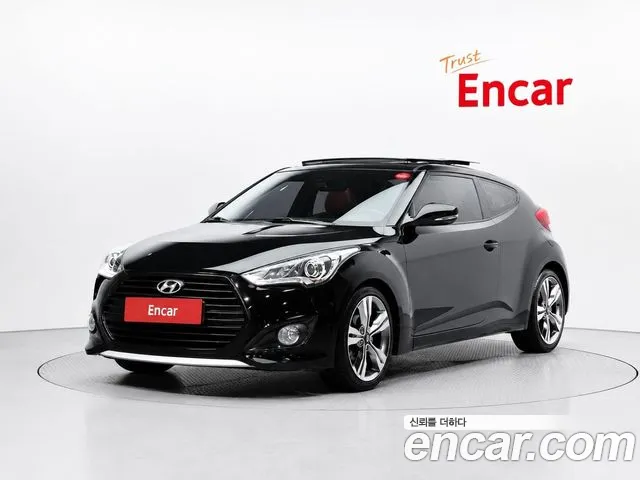 2011 Hyundai Veloster Extreme, photograph 3