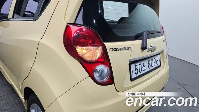2013 ChevroletGMDaewoo Spark LT, photograph 10