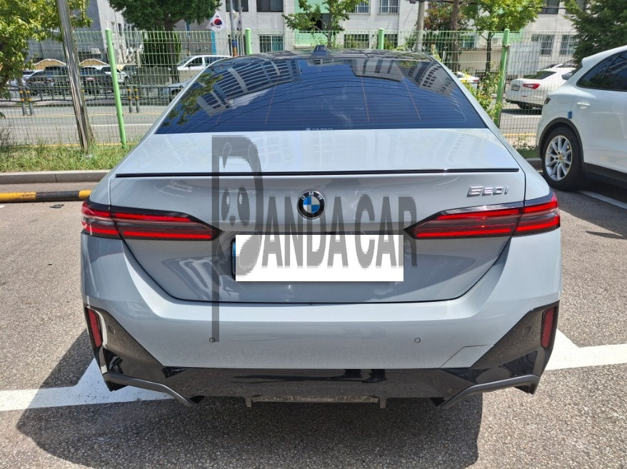 2025 BMW 520i, photograph 1