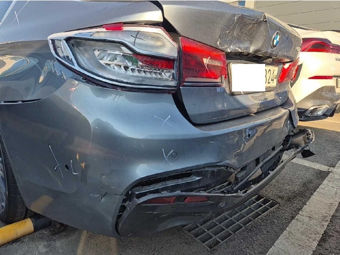 2019 BMW 530i M Sport Package Plus, photograph 5