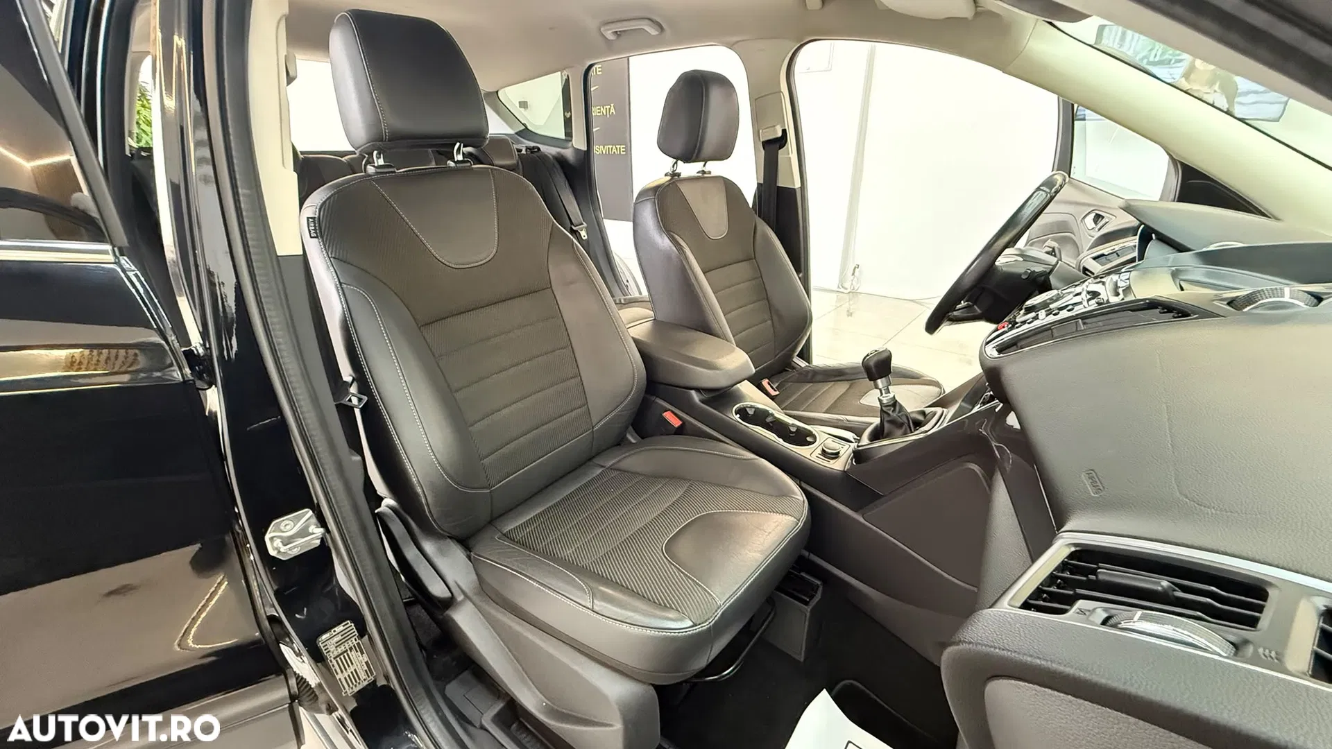 2013 Ford Kuga, photograph 7