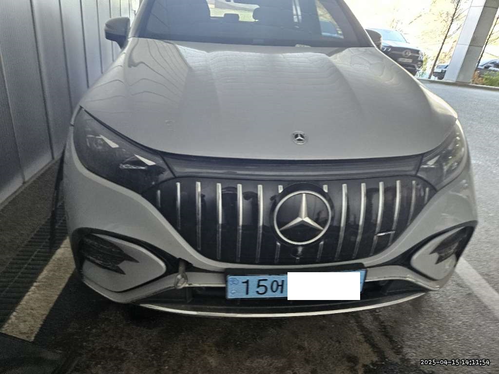2023 Mercedes-Benz EQE500 4MATIC SUV, photograph 1
