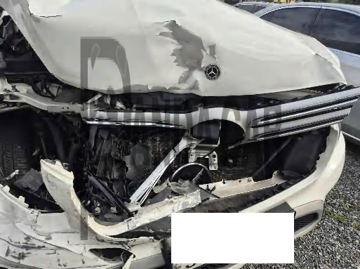 2019 Mercedes-Benz GLC350 e 4Matic, photograph 2