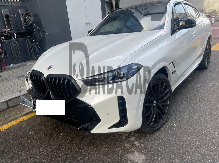2025 BMW X6 xDrive40i M Sport, photograph 4