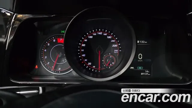 Hyundai AVANTE 1.6 — photo 1 of 20