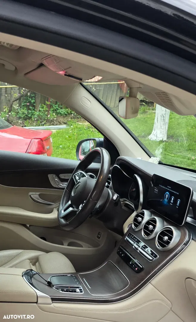 2020 Mercedes-Benz GLC, photograph 4