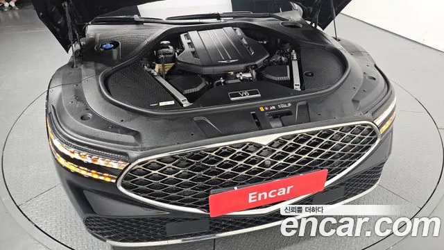 Genesis G90 Gasoline 3.5 Turbo AWD — photo 1 of 39