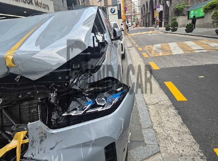 2025 BMW X5 xDrive40i, photograph 4