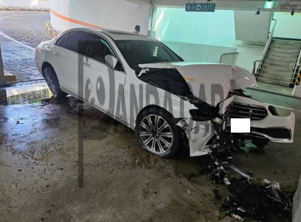 2023 Mercedes-Benz E350 4MATIC, photograph 5