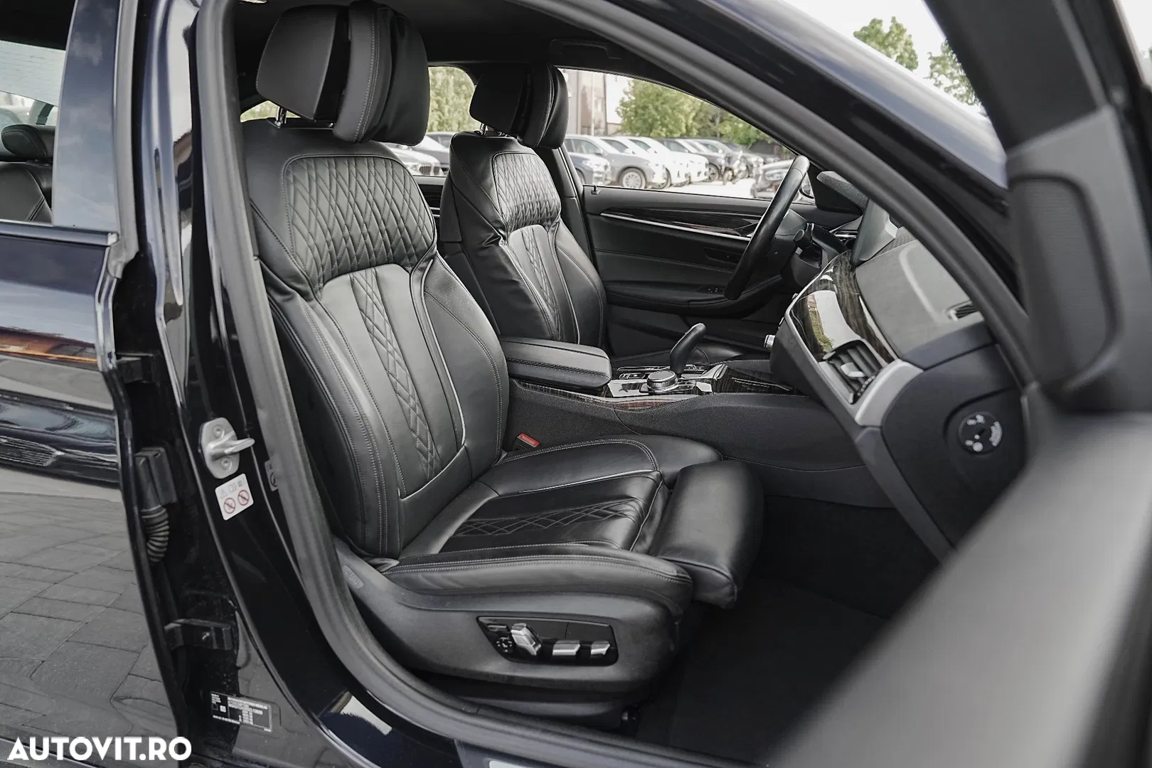 2022 BMW Seria 5 545e xDrive Aut. M Sport Edition, photograph 10