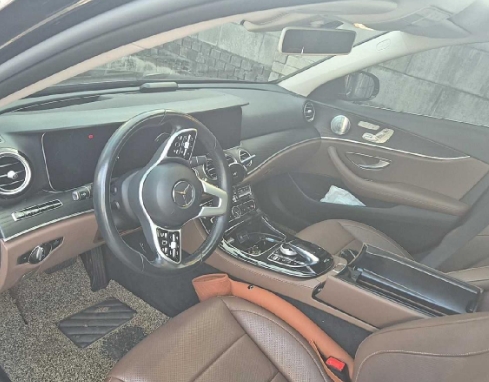 2020 Mercedes-Benz E 300, photograph 5
