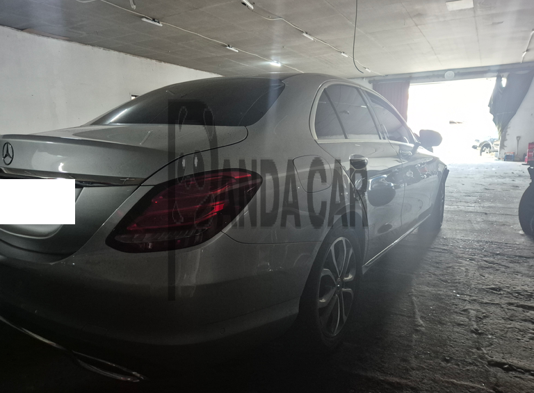 2017 Mercedes-Benz C200, photograph 4