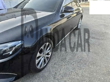 2017 Mercedes-Benz E300, photograph 2