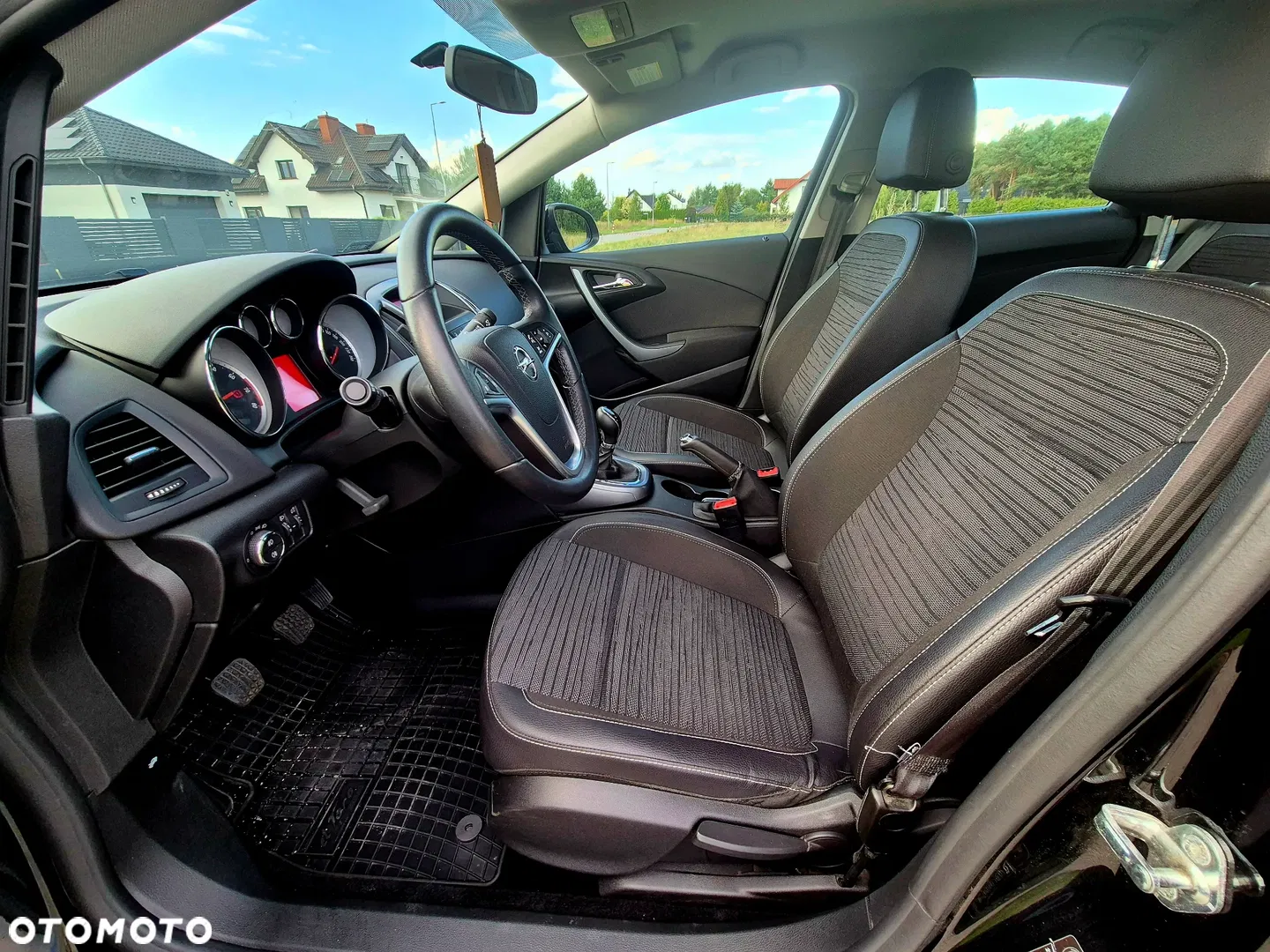 2018 Opel Astra 1.4 T Active EU6, photograph 4