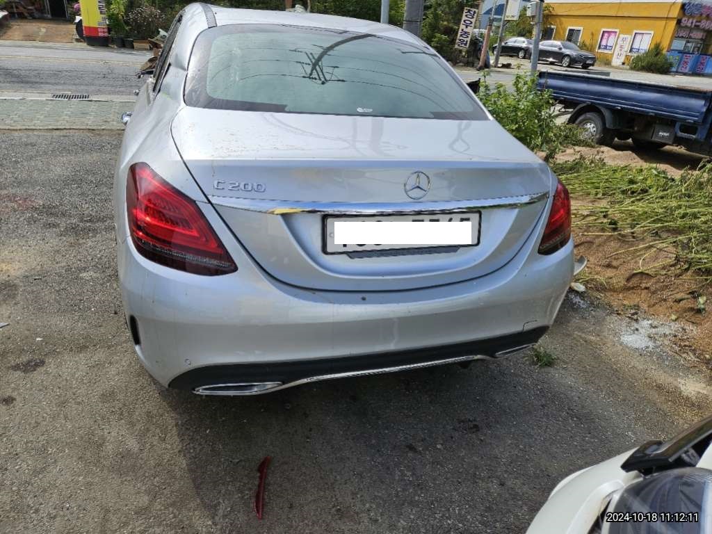 2021 Mercedes-Benz C200, photograph 4