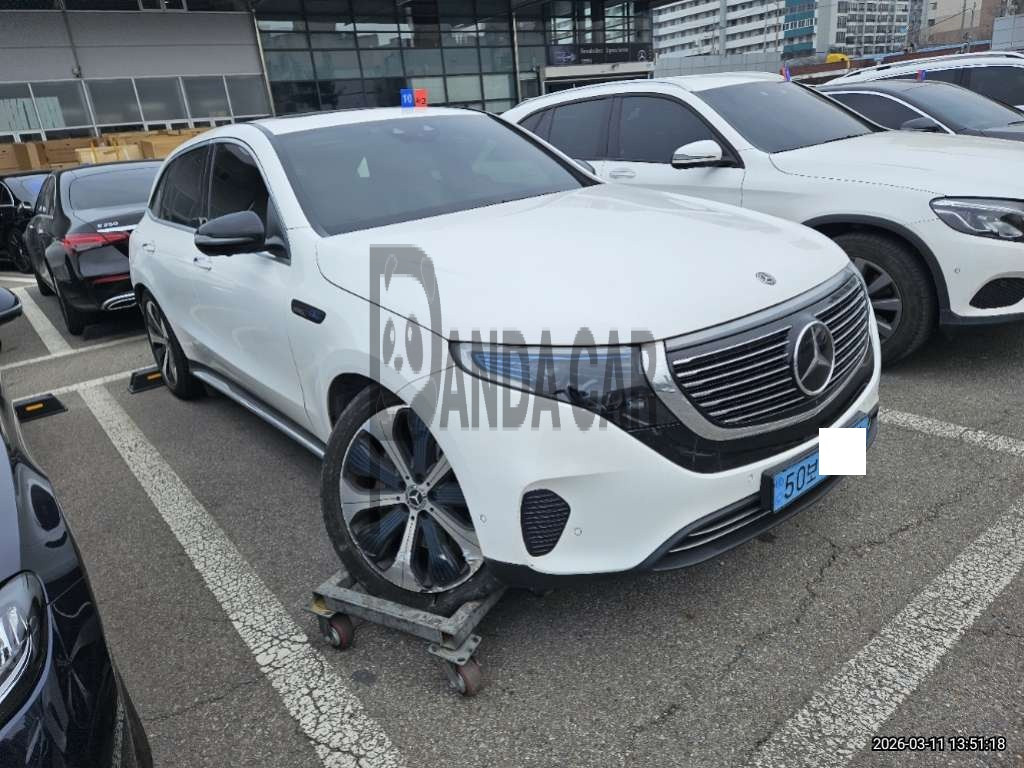 2020 Mercedes-Benz EQC 400 4MATIC, photograph 3
