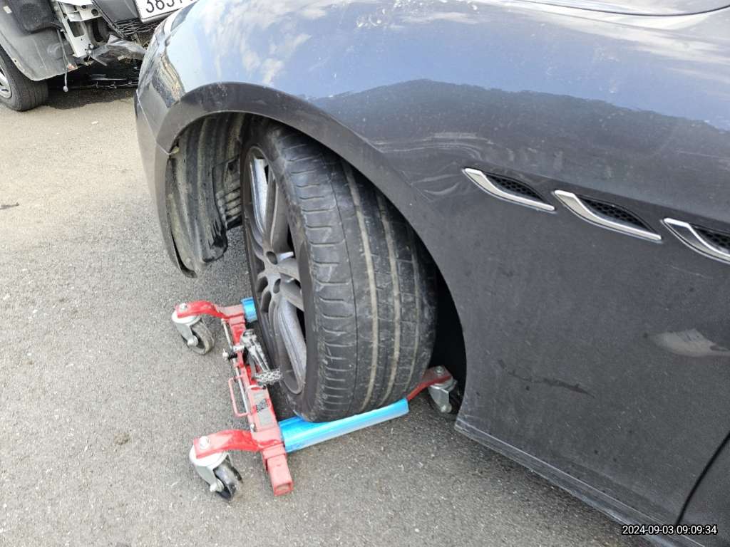 2016 Maserati Ghibli S Q4, photograph 1
