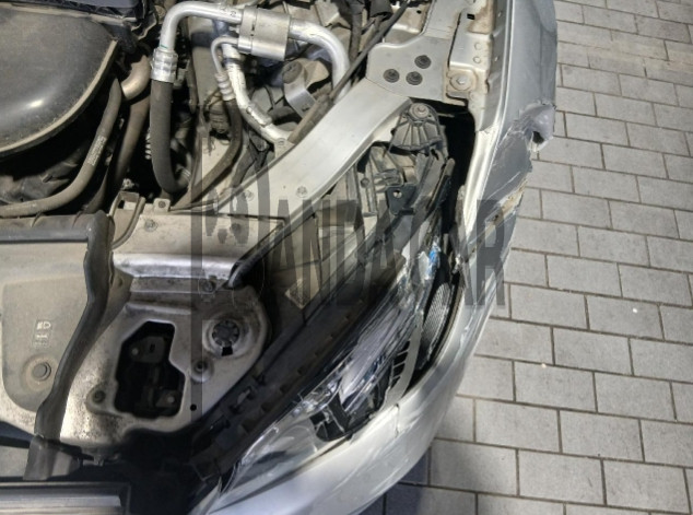 2017 Mercedes-Benz E220 d, photograph 2