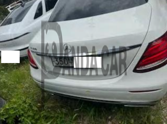 2017 Mercedes-Benz E300, photograph 6