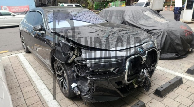 2024 BMW i7 eDrive50, photograph 3